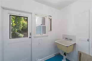 1964 Palmerston, Los Angeles, CA 90027 - Photo 39