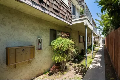 380 Temple Avenue, Long Beach, CA 90814 - Photo 11