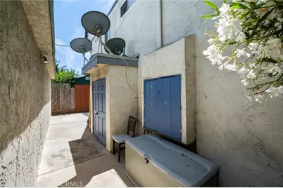 380 Temple Avenue, Long Beach, CA 90814 - Photo 17