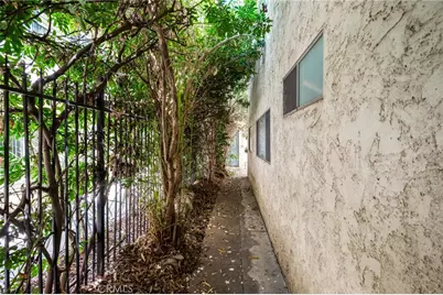 380 Temple Avenue, Long Beach, CA 90814 - Photo 19