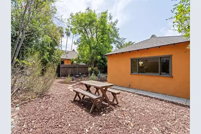 1815 N Michigan Avenue, Pasadena, CA 91104 - Photo 35