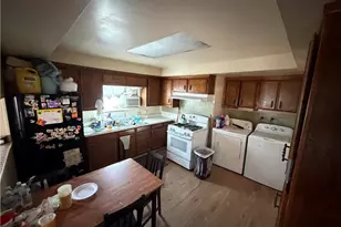 631 S Evergreen Ave, Los Angeles, CA 90023 - Photo 17