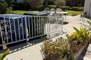 909 S Cochran, Los Angeles, CA 90036 - Photo 21