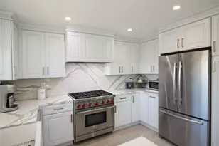 110 S Prospect Ave, Redondo Beach, CA 90277 - Photo 23
