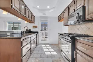 313 N Broadway, Redondo Beach, CA 90277 - Photo 9