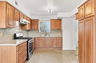 1402 W 1st St, San Pedro, CA 90732 - Photo 7