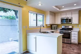 929 Thistlegate, Oak Park, CA 91377 - Photo 13