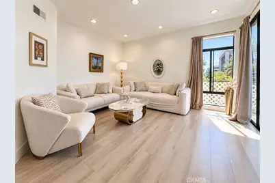 437 E Palm Avenue #207, Burbank, CA 91501 - Photo 7