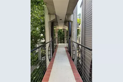 437 E Palm Avenue #207, Burbank, CA 91501 - Photo 17