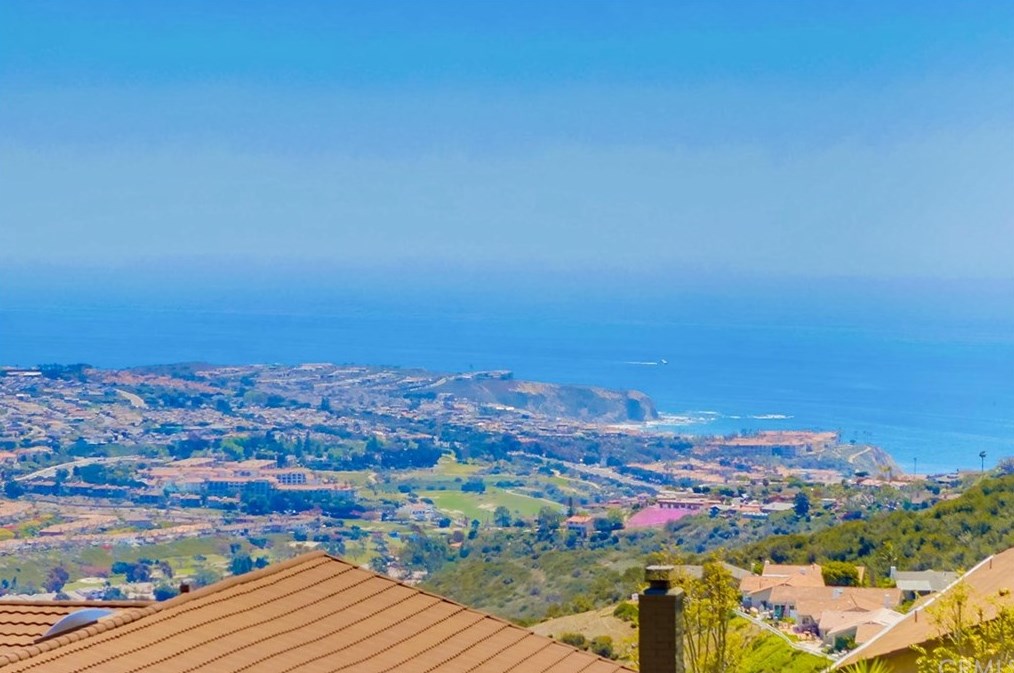 31152 Flying Cloud Dr, Laguna Beach CA  92677-2715 exterior