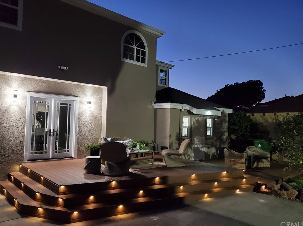 8210 Alverstone Ave, Los Angeles CA  90045-2855 exterior
