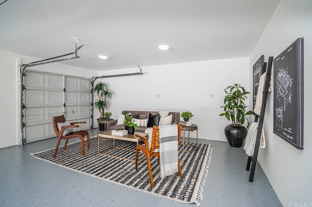 8210 Alverstone Ave, Los Angeles CA  90045-2855 exterior