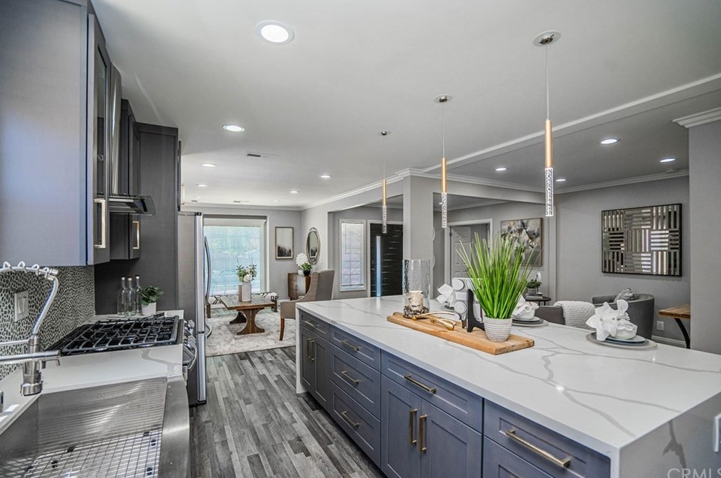 8210 Alverstone Ave, Los Angeles CA  90045-2855 exterior