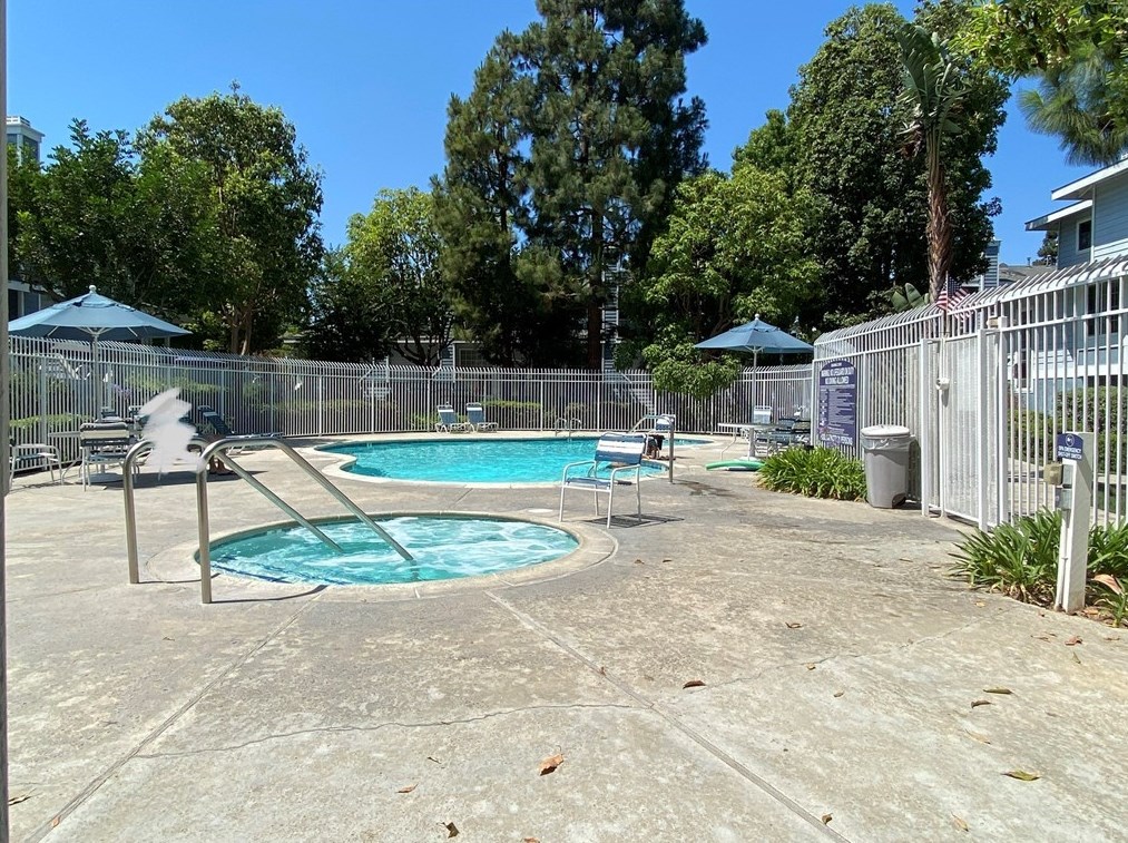 8130 Baymist Dr, Huntington Beach CA  92646-9001 exterior
