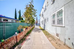 1308 S Van Ness Ave, Los Angeles, CA 90019 - Photo 39