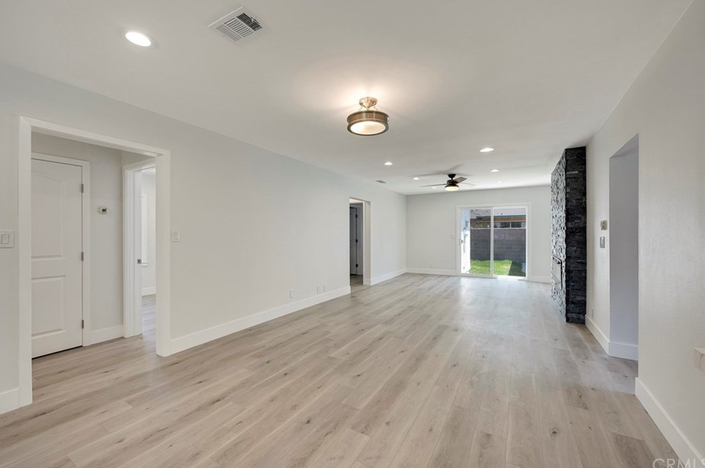 6128 Village Rd, Lakewood CA  90713-3131 exterior