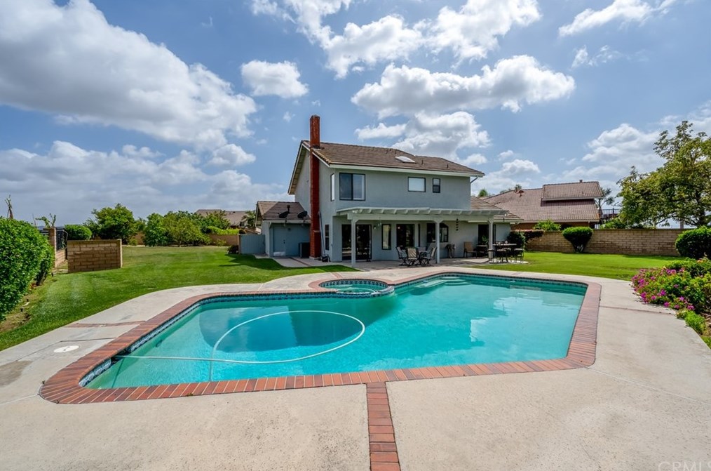 4540 Dorinda Rd, Yorba Linda CA 92887-1800 exterior