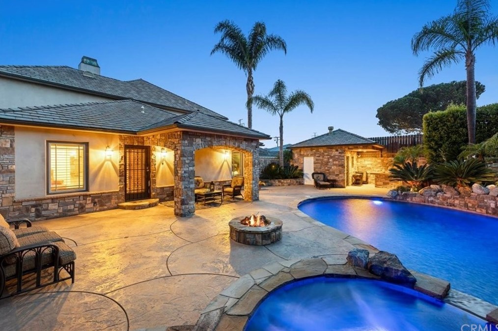 1219 Maple Ave, El Segundo CA  90245-3259 exterior