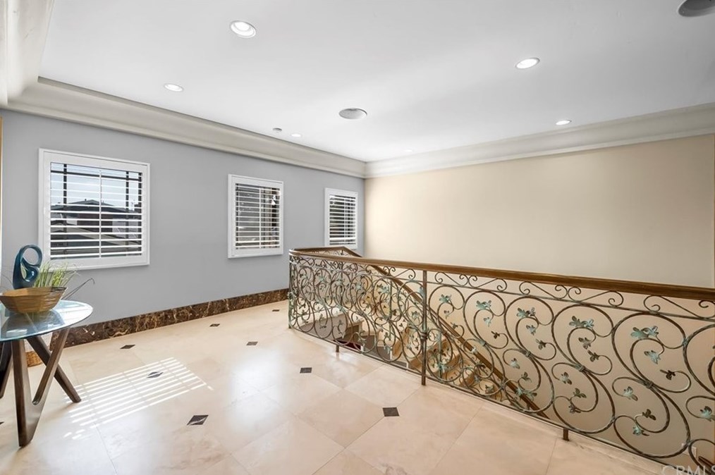 1219 Maple Ave, El Segundo CA  90245-3259 exterior