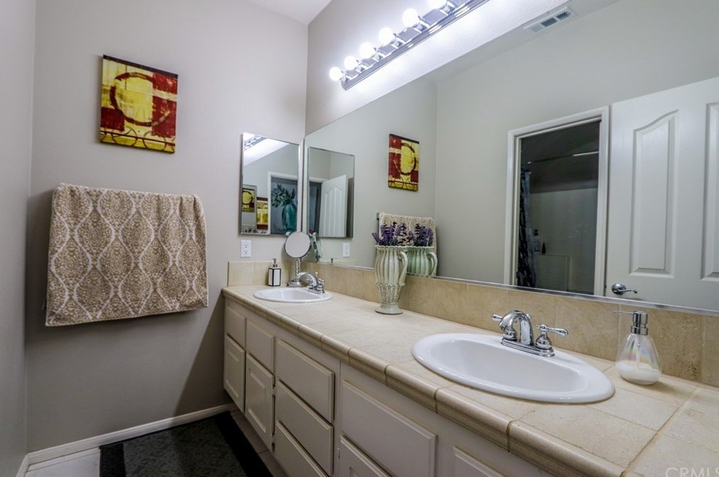 14685 Shady Valley Way, Moreno Valley CA  92555-5736 exterior