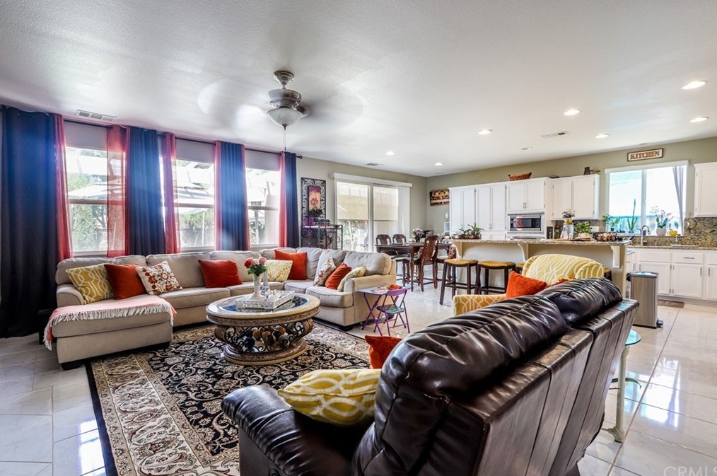 14685 Shady Valley Way, Moreno Valley CA  92555-5736 exterior