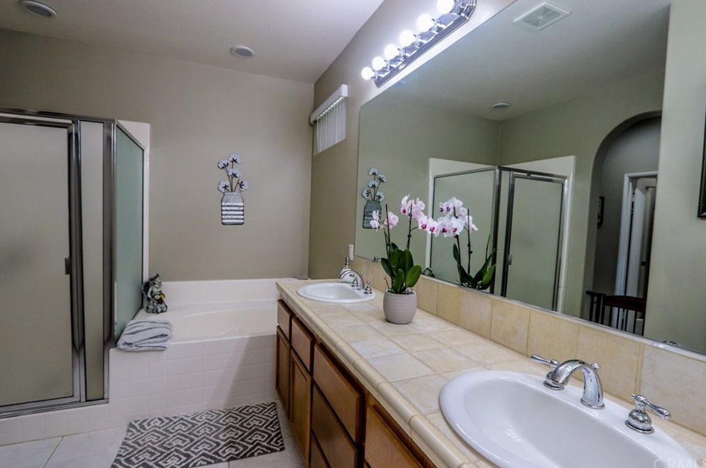 14685 Shady Valley Way, Moreno Valley CA  92555-5736 exterior