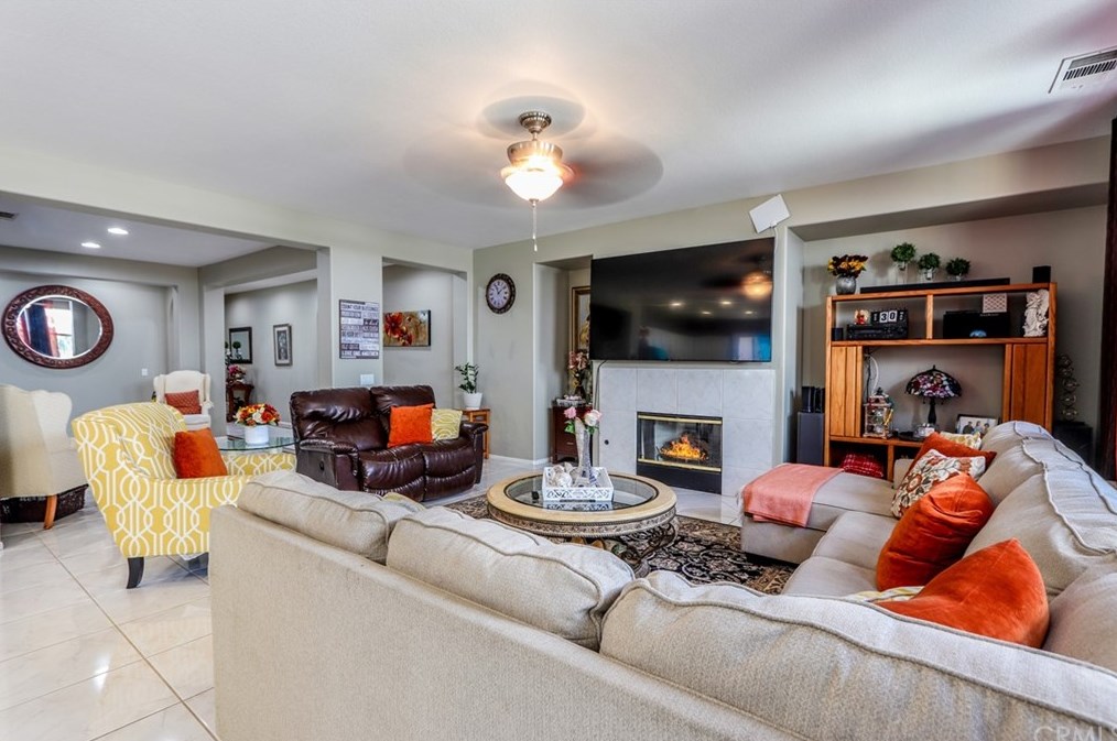 14685 Shady Valley Way, Moreno Valley CA  92555-5736 exterior