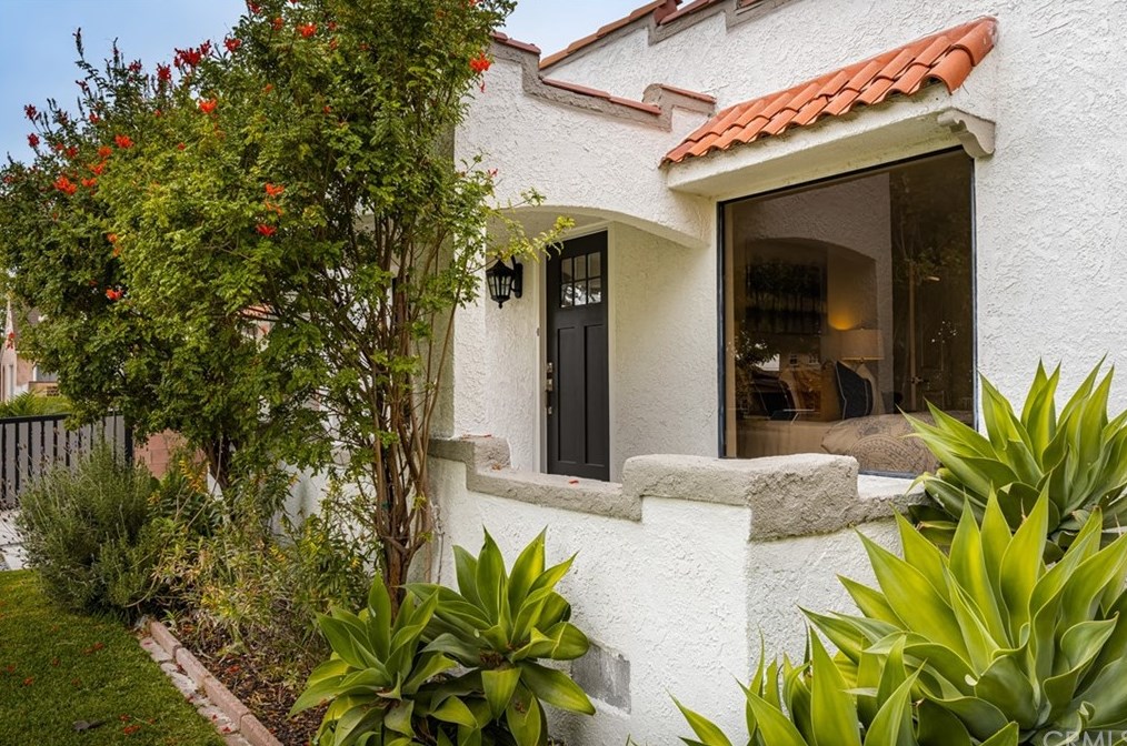 5415 Chesley Ave, Los Angeles CA  90043-2422 exterior