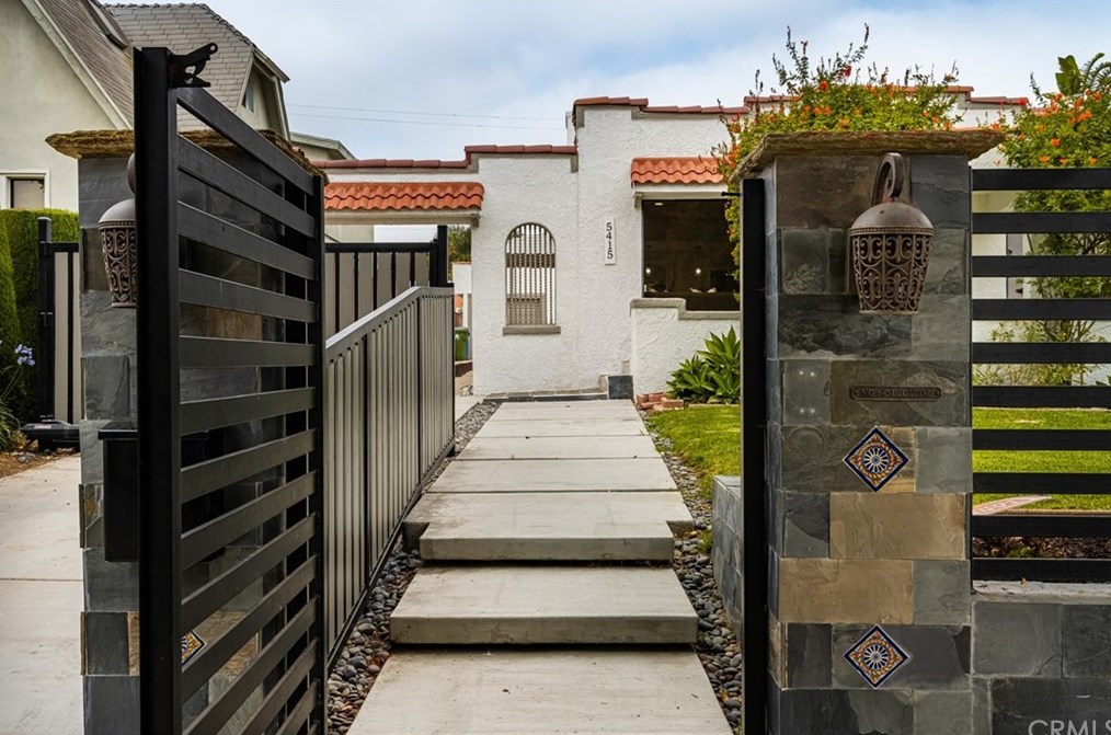 5415 Chesley Ave, Los Angeles CA  90043-2421 exterior