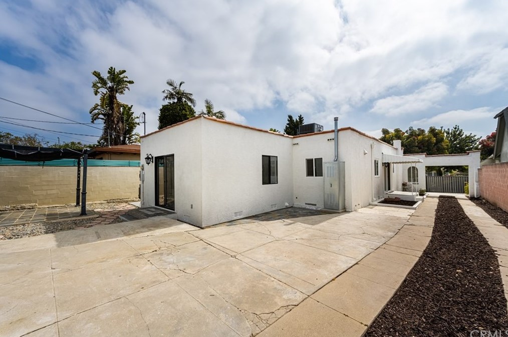 5415 Chesley Ave, Los Angeles CA  90043-2422 exterior