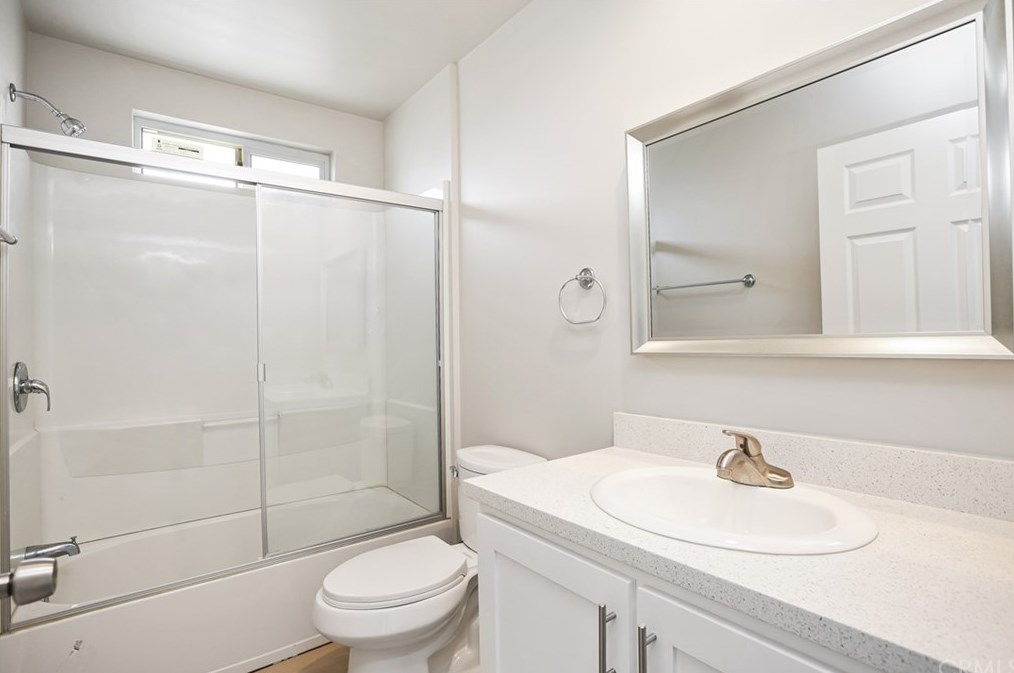 1205 37th Dr, Los Angeles CA  90007-4212 exterior