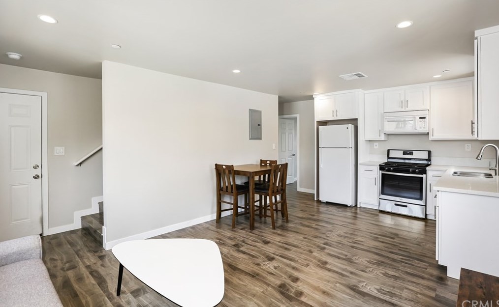 1205 37th Dr, Los Angeles CA  90007-4212 exterior