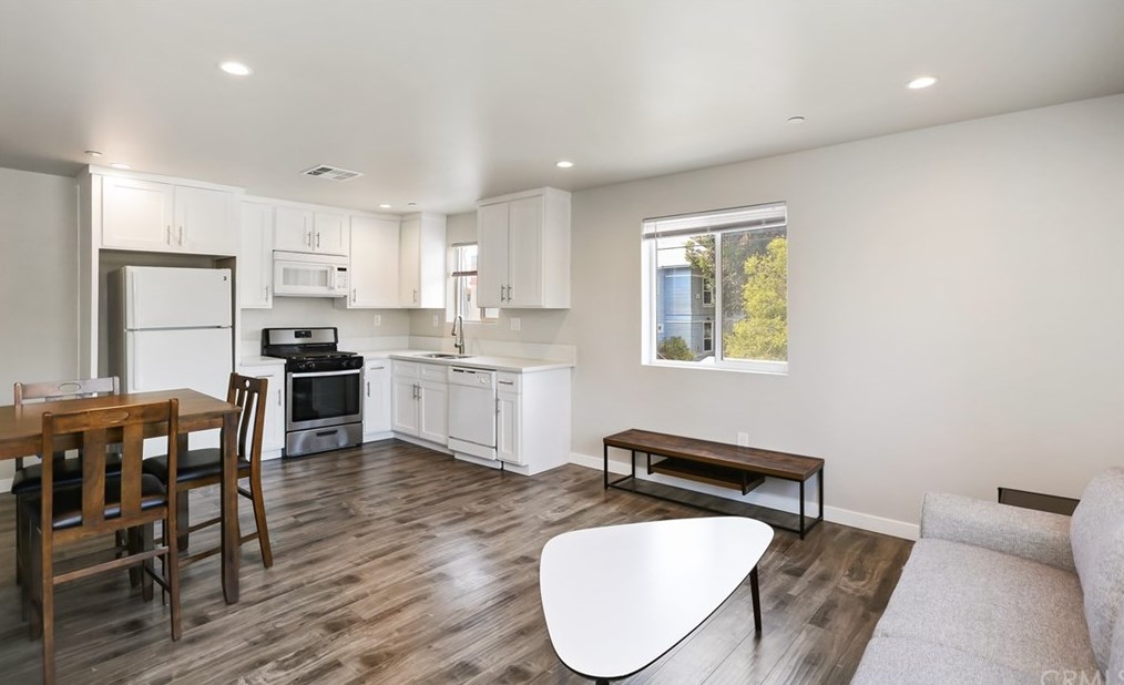 1205 37th Dr, Los Angeles CA  90007-4212 exterior