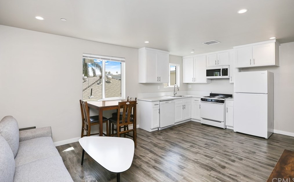 1205 37th Dr, Los Angeles CA  90007-4212 exterior