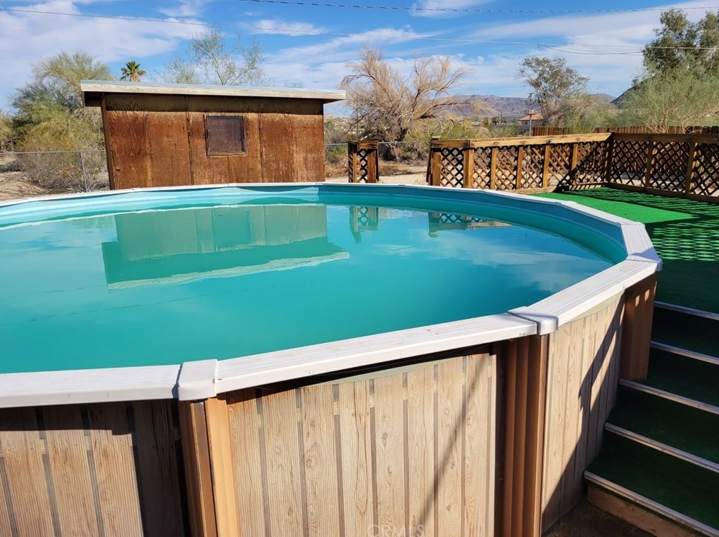 6547 Mission Ave, Twntynine Plm CA  92277-2949 exterior