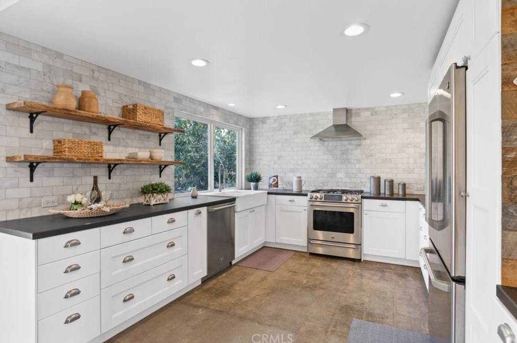 2712 Albatross Dr, Costa Mesa CA  92626-4714 exterior