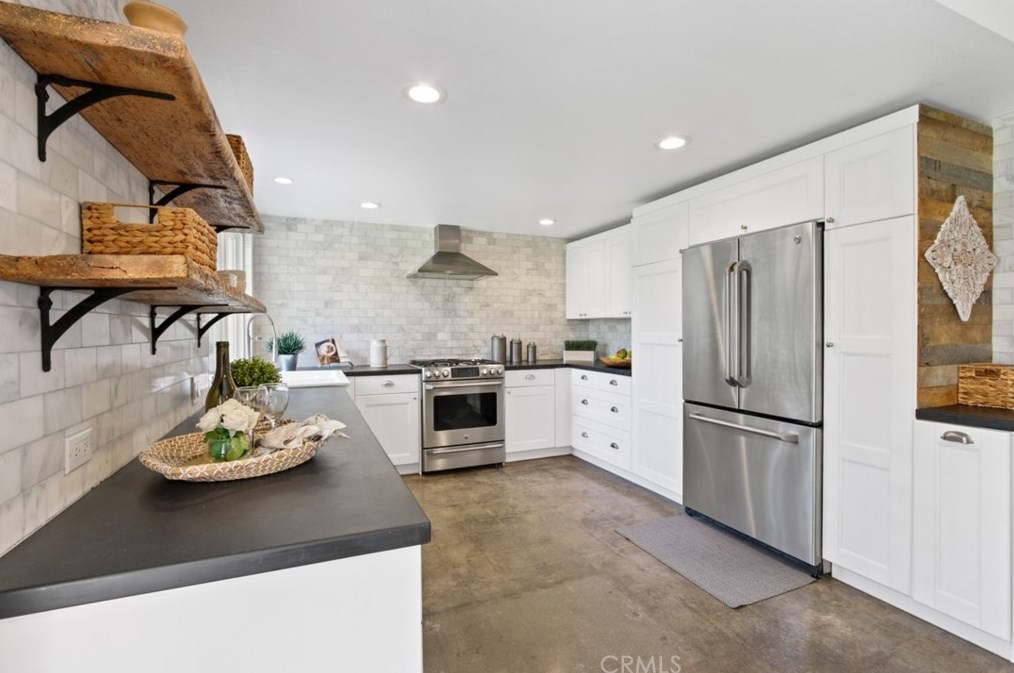 2712 Albatross Dr, Costa Mesa CA  92626-4714 exterior