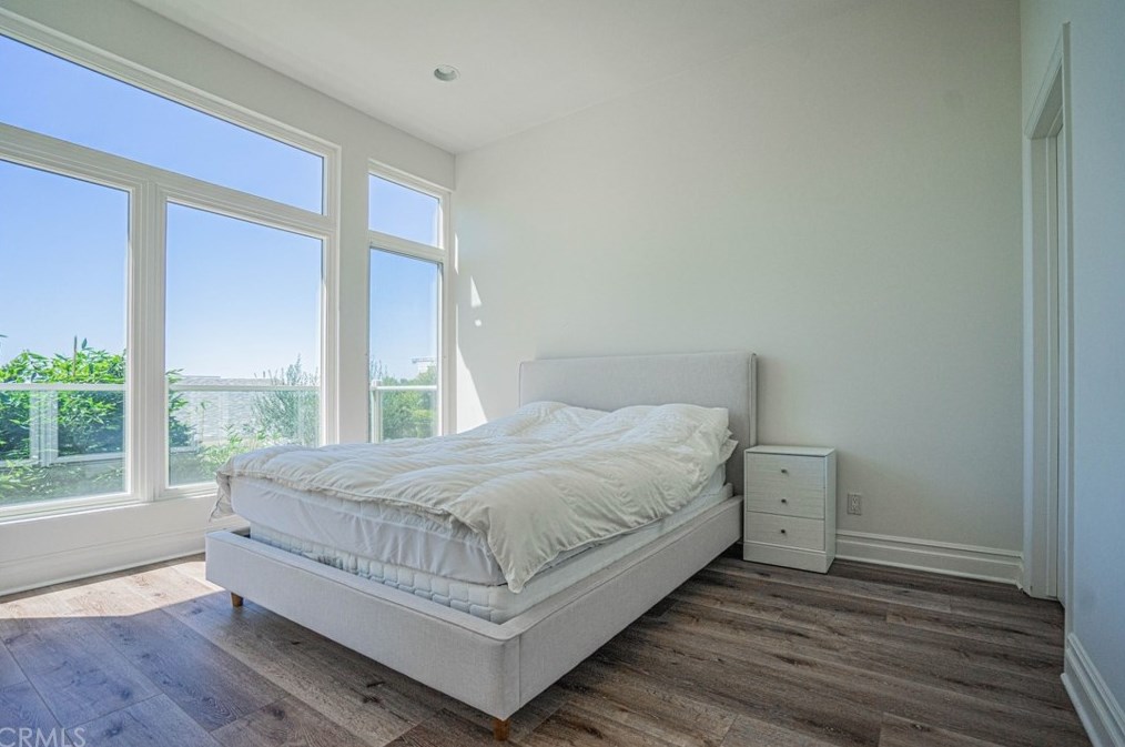 1065 Tia Juana St, Laguna Beach CA  92651-3833 exterior
