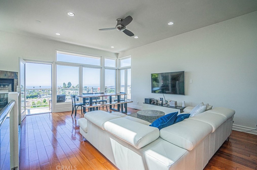 1065 Tia Juana St, Laguna Beach CA  92651-3833 exterior