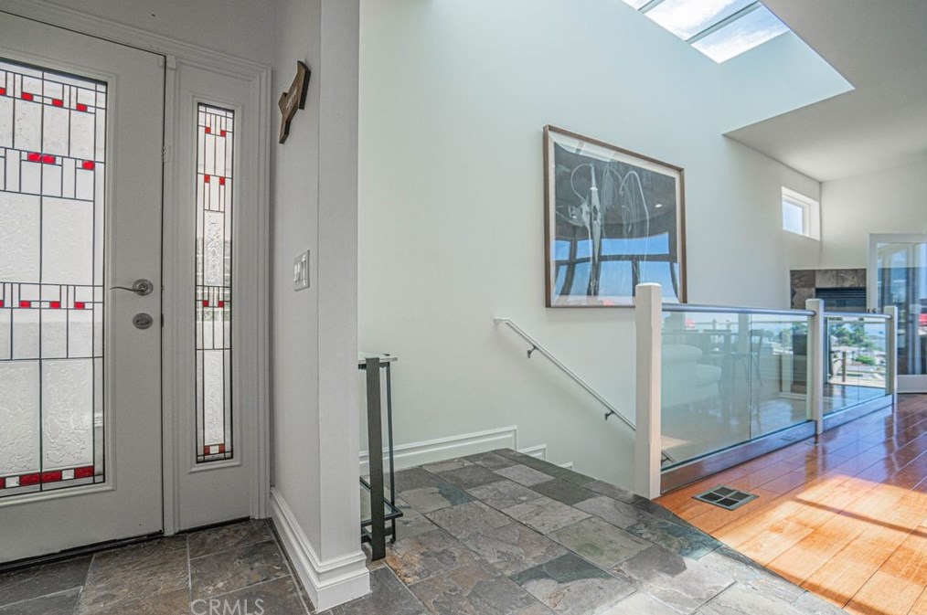 1065 Tia Juana St, Laguna Beach CA  92651-3833 exterior
