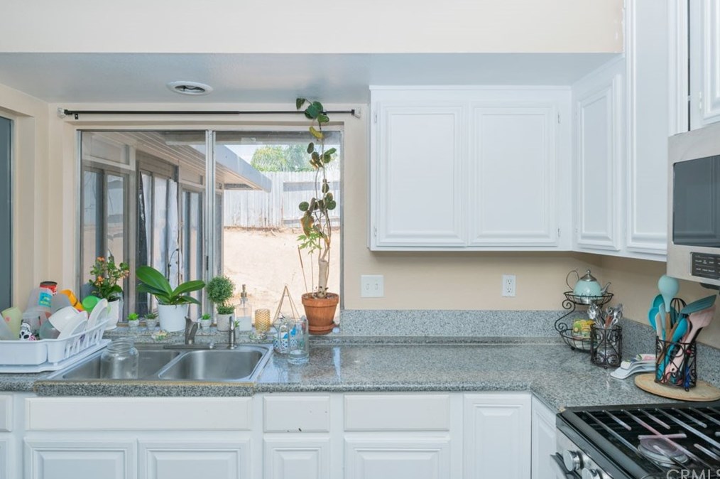 25566 Ericson Dr, Moreno Valley CA 92553-5036 exterior