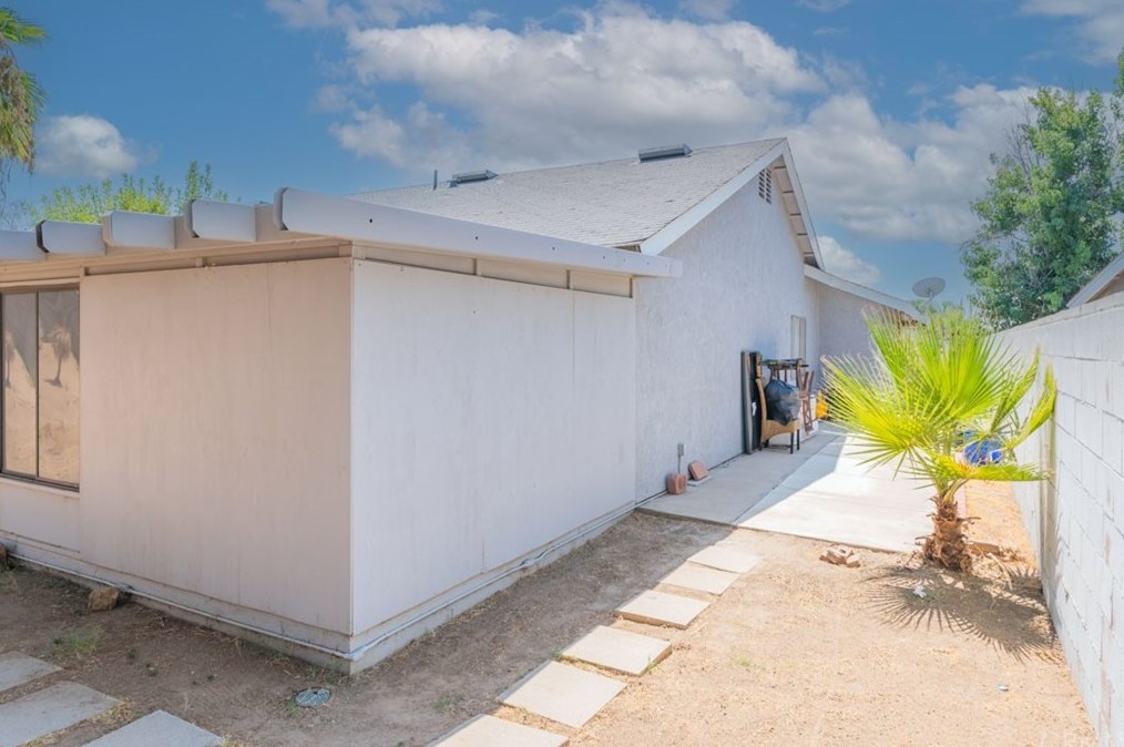 25566 Ericson Dr, Moreno Valley CA 92553-5036 exterior