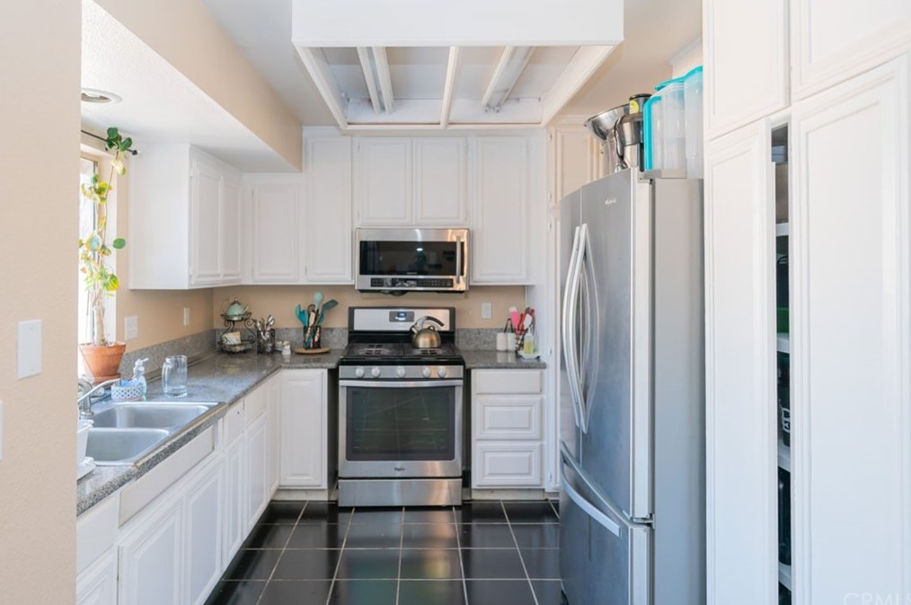 25566 Ericson Dr, Moreno Valley CA 92553-5036 exterior