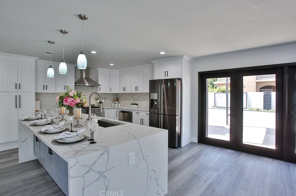 16411 Magellan Ln, Huntington Beach CA  92647-3528 exterior