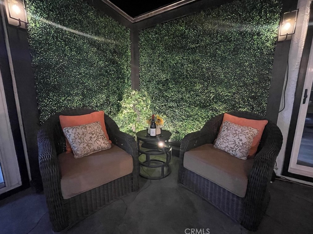 16411 Magellan Ln, Huntington Beach CA  92647-3528 exterior