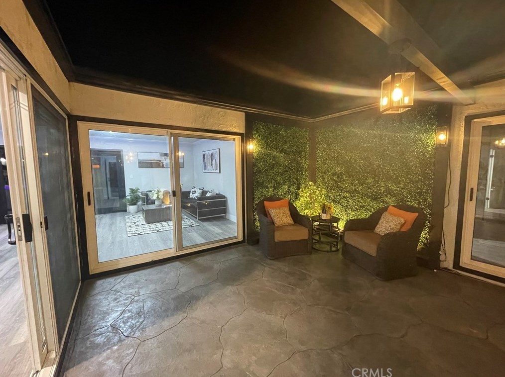 16411 Magellan Ln, Huntington Beach CA  92647-3528 exterior