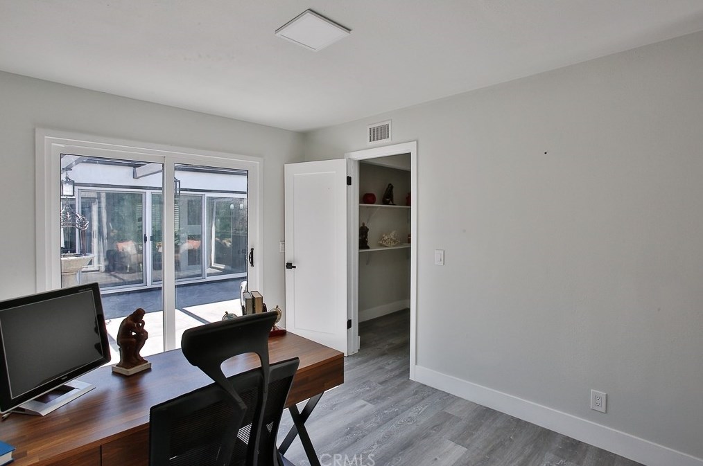 16411 Magellan Ln, Huntington Beach CA  92647-3528 exterior