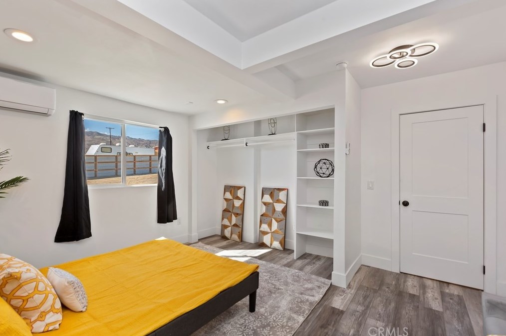 6544 Pine Ave, Twntynine Plm CA  92277-3246 exterior