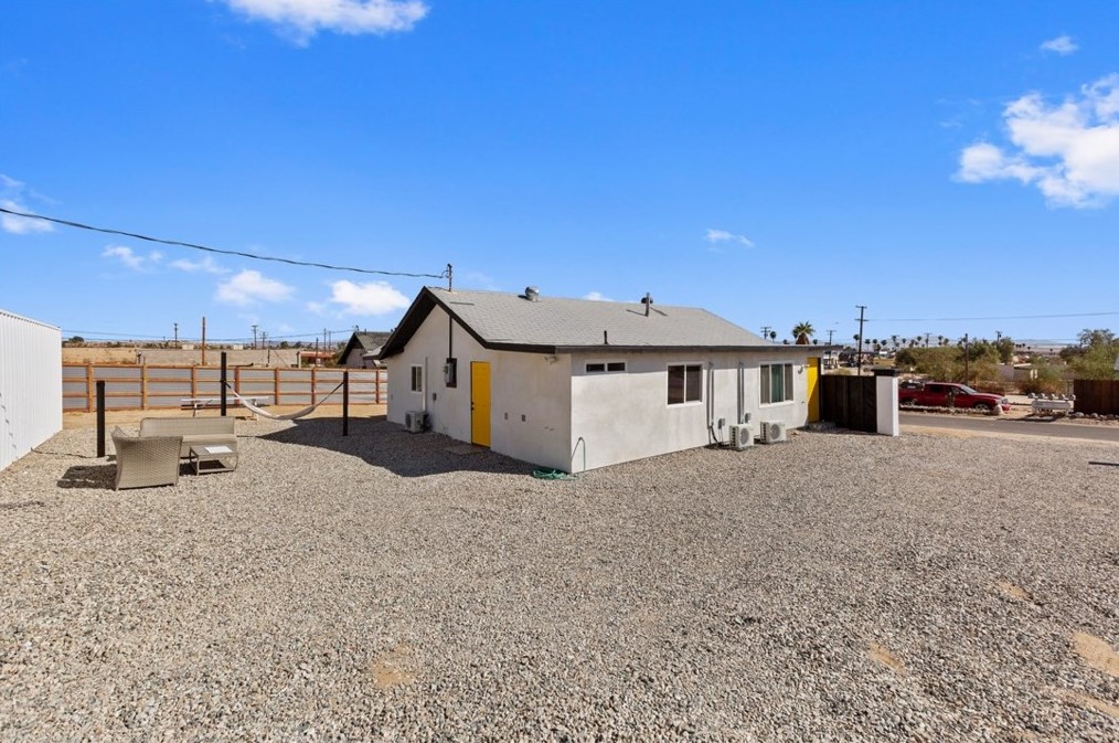 6544 Pine Ave, Twntynine Plm CA  92277-3246 exterior