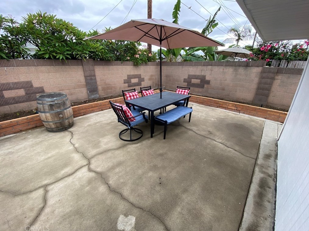 10402 Whirlaway St, Cypress CA  90630-4466 exterior